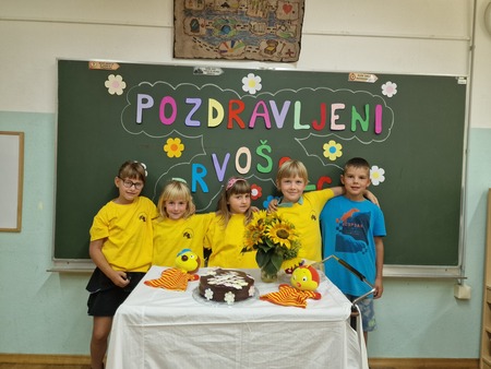 Prvošolci PŠ Dolenja Trebuša 26-27 (arhiv šole)